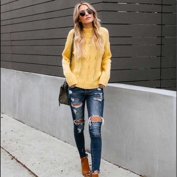 GOSHIA Canary Knit Sweater - Picture 7 of 8